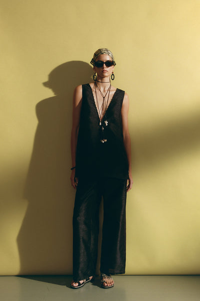 Exaggerated Dupion Tank Black