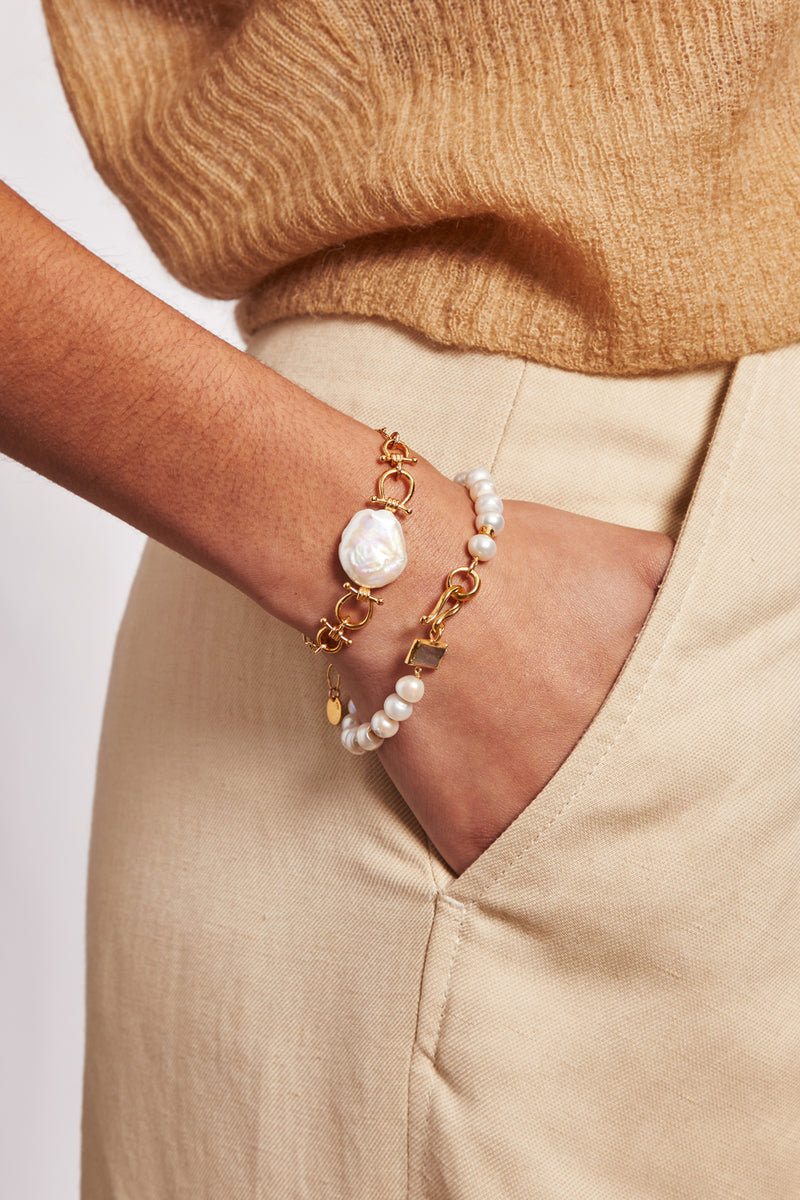 Cheval Bracelet Gold White Pearl
