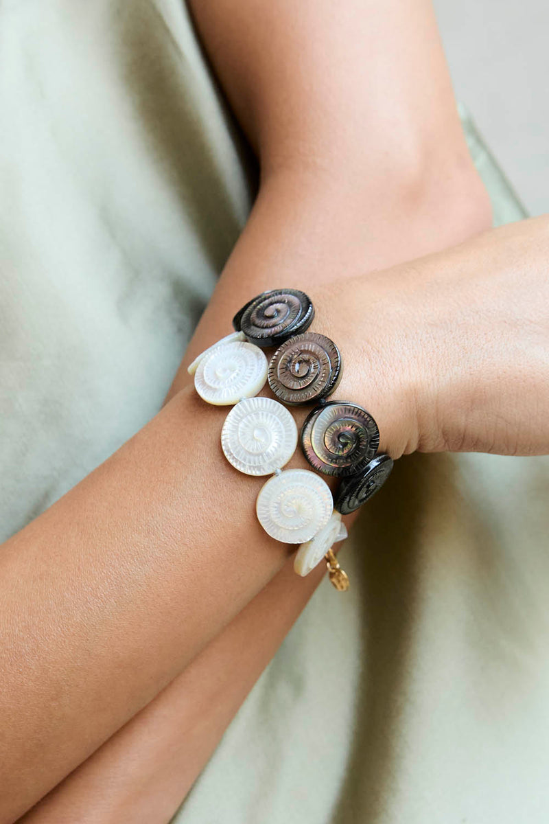 Nautilus Bracelet Black MOP