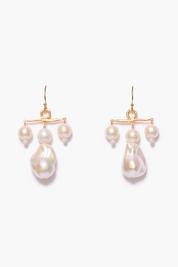Caroline Earrings White Pearl