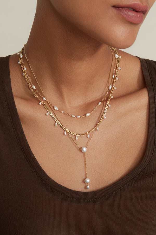 Free-Form White Pearl Mix Short Necklace