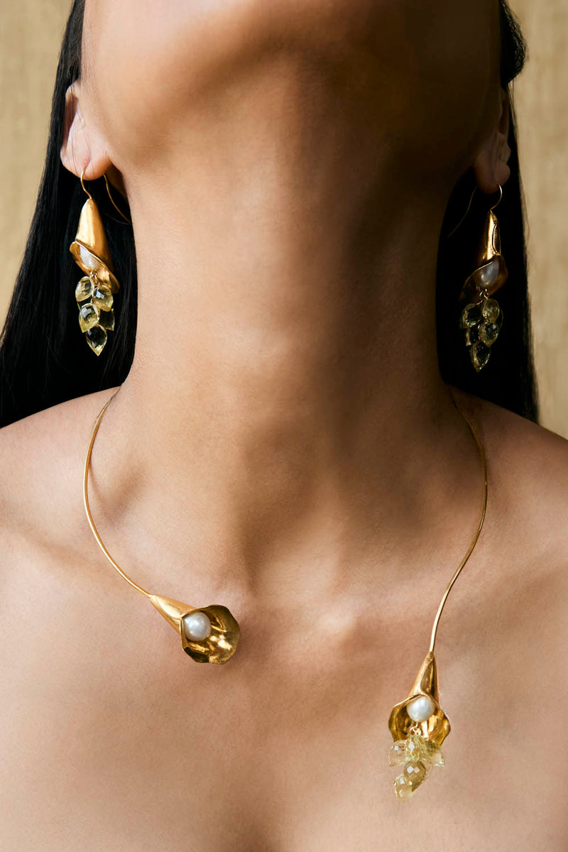 Calla Lily Collar Necklace Gold Mix