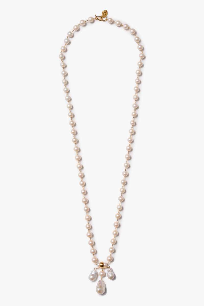 Caroline Necklace White Pearl