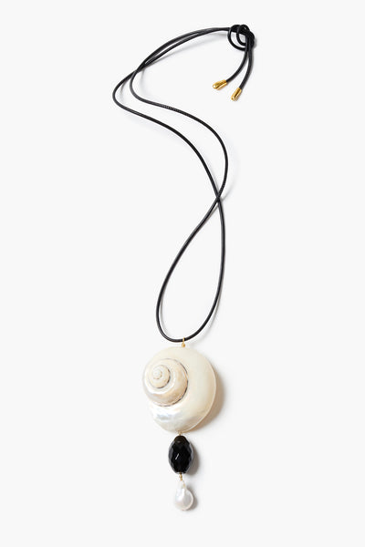 Queens Bath Shell Necklace White Pearl