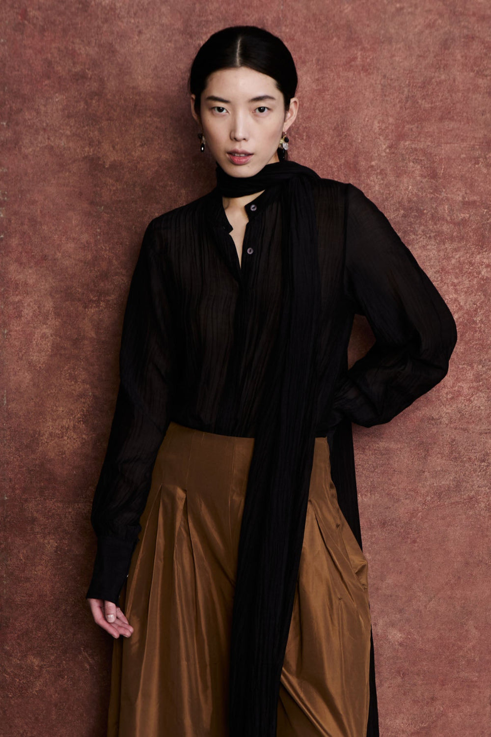 Nicola Scarf Blouse Black – Chan Luu