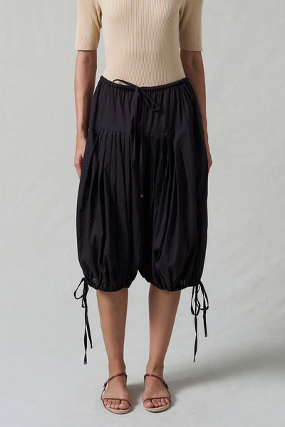 Million Pleats Fisherman Shorts Black