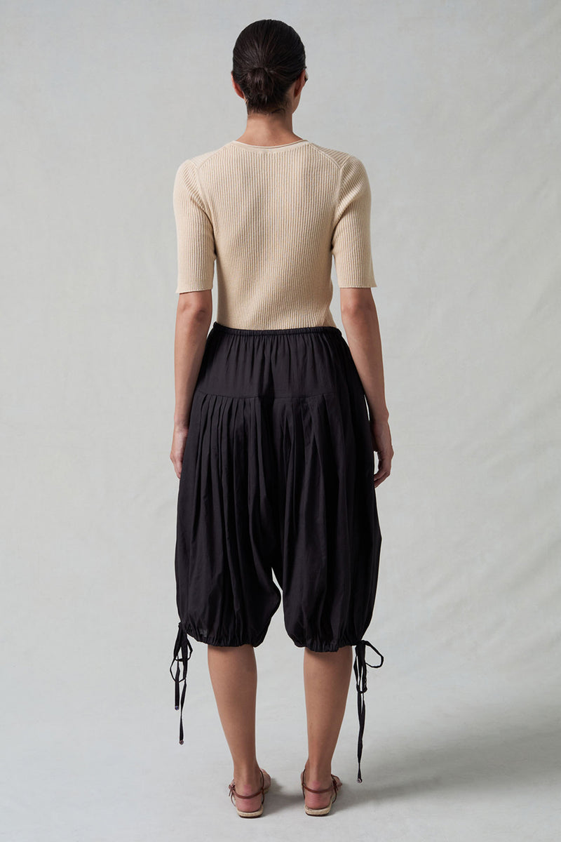 Million Pleats Fisherman Shorts Black
