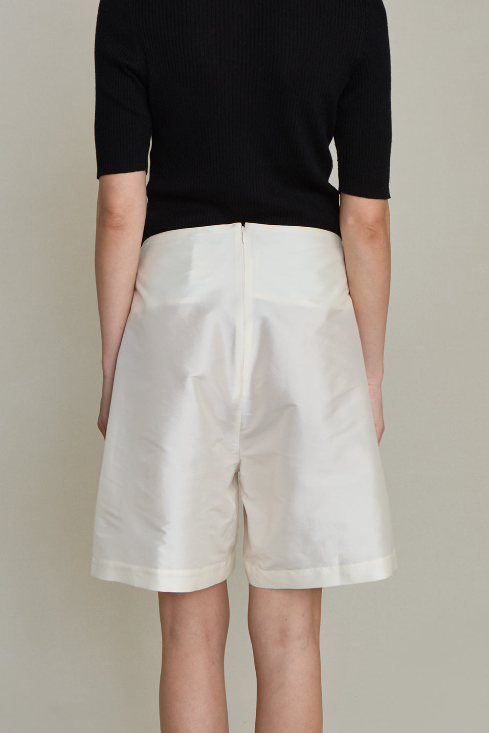 Techno Taffeta Long Shorts Pearl