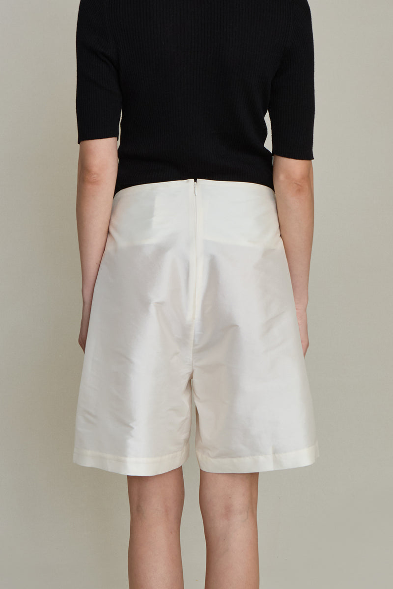 Techno Taffeta Long Shorts Pearl