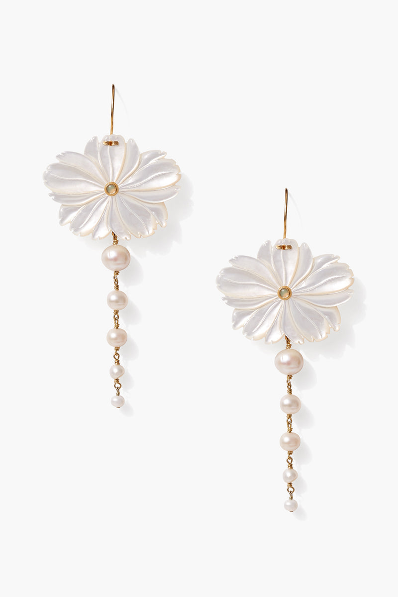 The White Daisy Day Flower Earrings – Stylish Looks