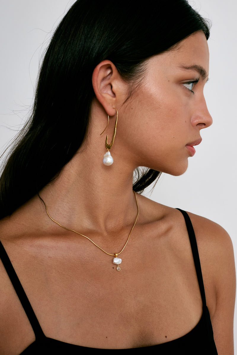 Gala Crescent Pearl Earrings Maxi Gold