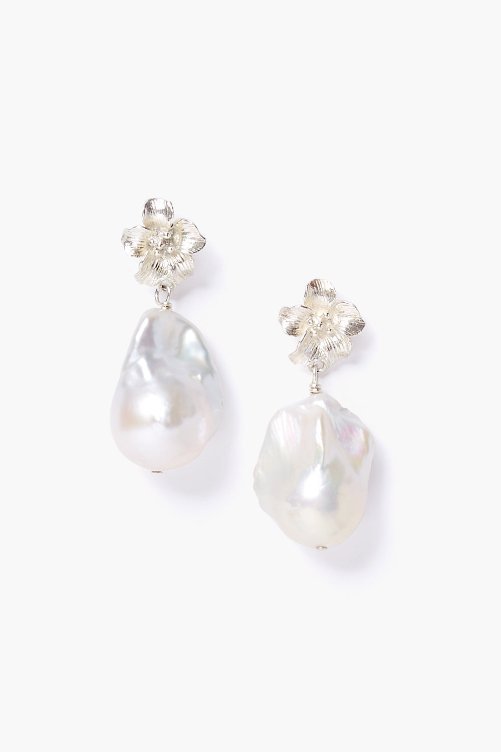 韓国発【LAZY DAWN】Pearl in the shell earring E014☆ピアス Cloud Pearl Stud | Pasand by ne Quittez pas | パサンドバイ